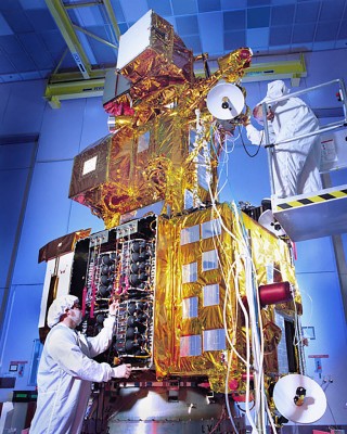 Landsat 7 before launch.jpg